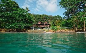 Hotel Bahía Aguacate